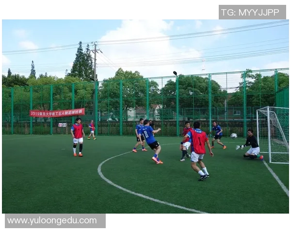 吴芳的足球人生：从草根到绿茵场的深度对话与心路历程