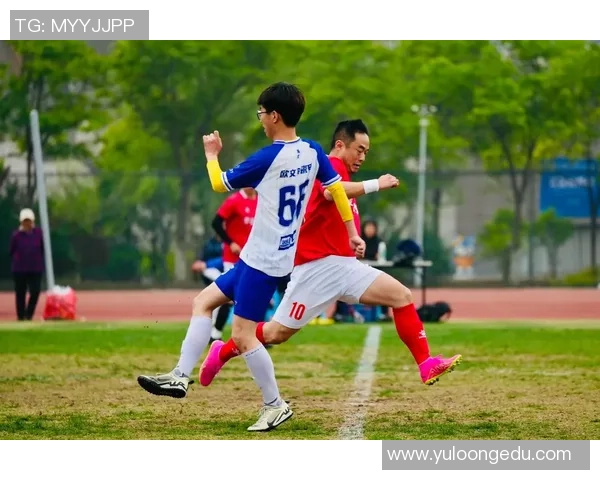 足球明星与热情粉丝亲密互动共庆赛事精彩瞬间